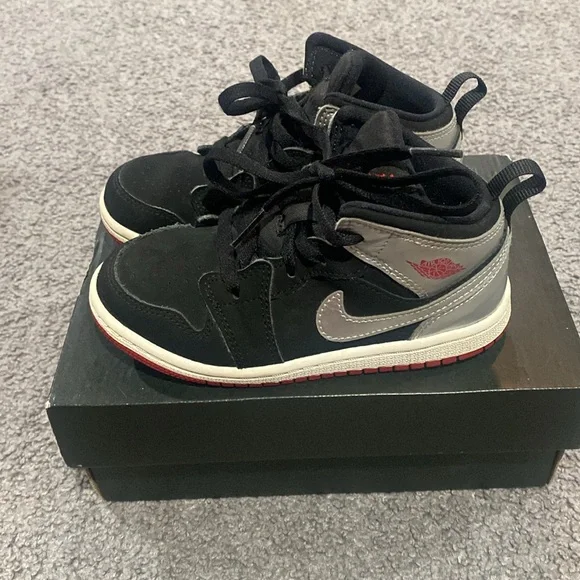 Jordan Retro 1 - Picture 2 of 6